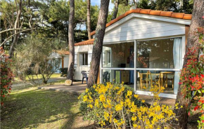 Nice home in L'Aiguillon-la-Presqu' with Outdoor swimming pool, WiFi and 2 Bedrooms